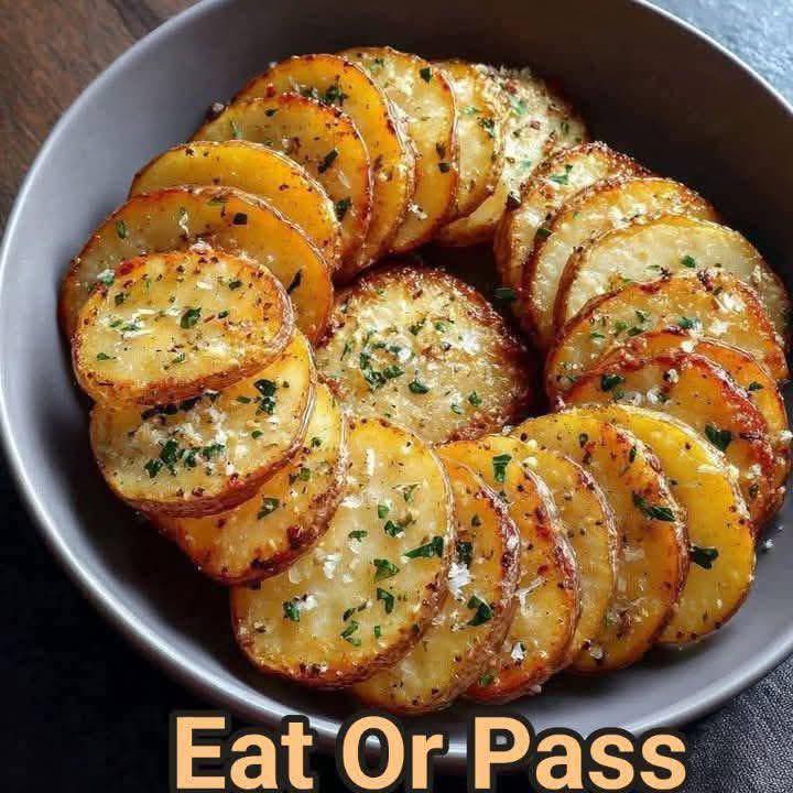 Sliced Baked Potatoes 590873872_3095637350825915_6926169607178632391_n