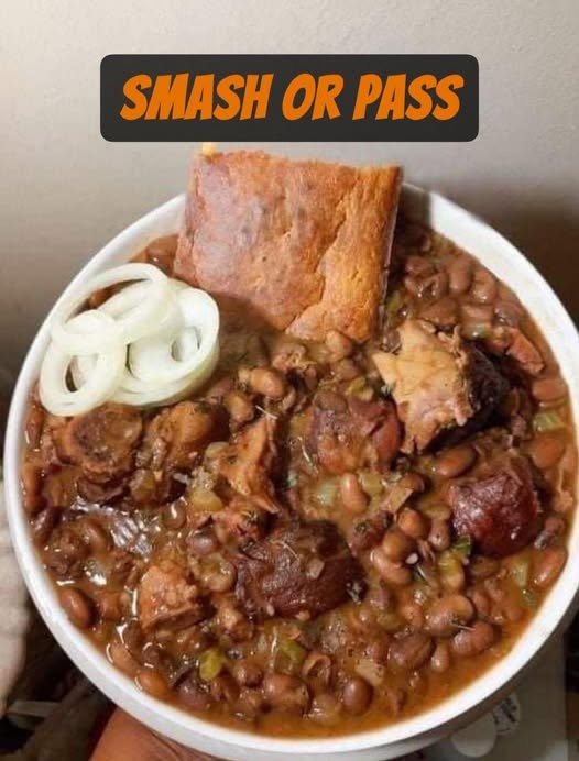 Pinto Beans with Ham Hocks and Cornbread