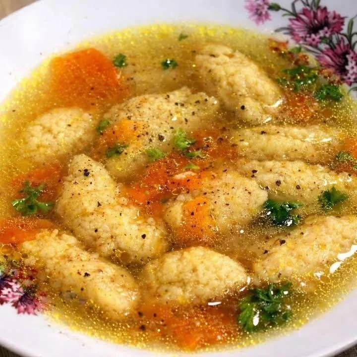 Cele mai moi găluște pentru supă Cea mai moale găluște pentru supă, perfectă pentru diverse rețete delicioase