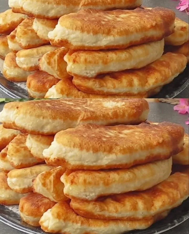 Gogoși pufoase cu brânză delicioasă pe o farfurie