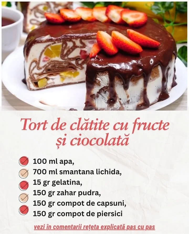 Tort de clătite cu fructe și ciocolată, un desert delicios și atrăgător.