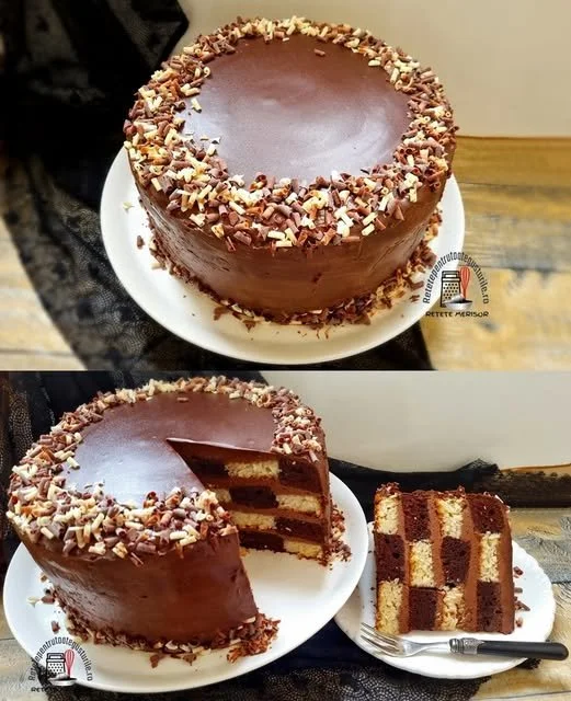 Tort Mozaic Tort Mozaic cu biscuiți și ciocolată, un desert delicios și clasic.