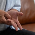 Amorțirea mâinilor în timpul nopții: cauze, soluții și sfaturi utile cf-featured-127