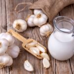 Usturoiul fiert în lapte: Beneficii și rețetă cf-featured-205