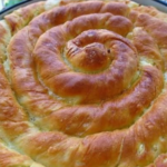 Plăcintă delicioasă cu brânză de oaie – Rețetă simplă și savuroasă cf-featured-96